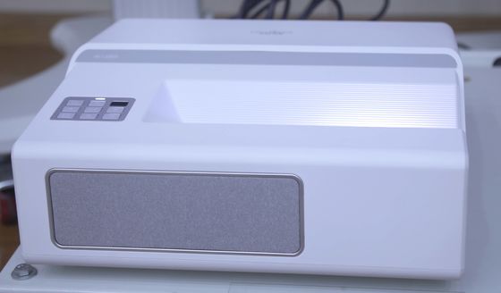 Bom preço UST Laser WUXGA Aula de ensino Projector de lançamento curto 4K 4200lm on-line
